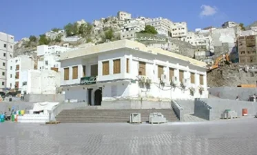 MEKKE-İ MÜKERREME’DEKİ ZİYARET YERLERİ VE MÜBAREK MEKÂNLAR