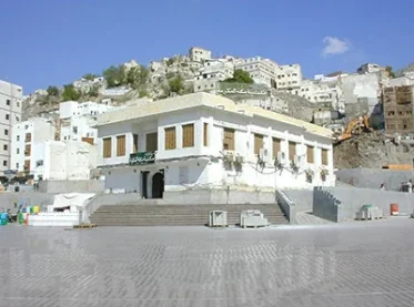 MEKKE-İ MÜKERREME’DEKİ ZİYARET YERLERİ VE MÜBAREK MEKÂNLAR